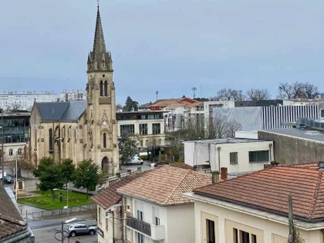 BEL APPARTEMENT TERRASSE ASCENSEUR PARKING MÉRIGNAC CENTRE