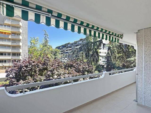 Bel appartement traversant au cœur de Florissant
