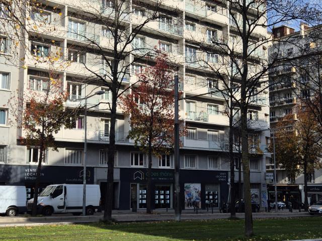 Bel appartement traversant avec garage au centre ville de Grenoble 38000
