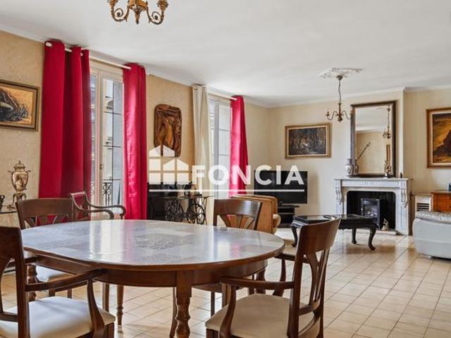 Bel appartement traversant de type T3 de 96m3 avec cave et cellier