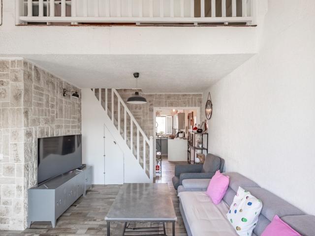 Bel appartement type 4 en DUPLEX idéalement situé au dernier étage