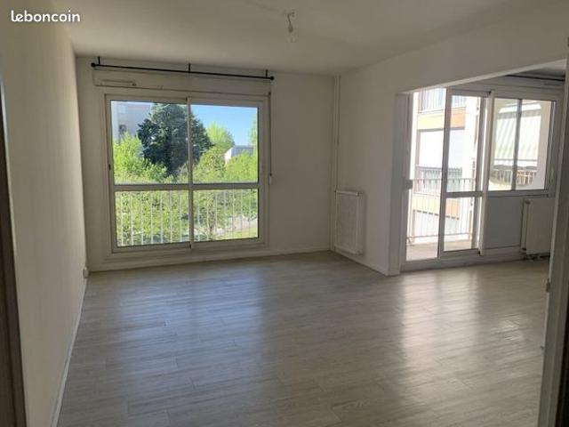 Bel appartement Type 2 bis avec balcon, 65m²