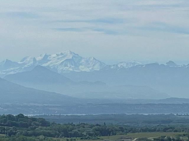 Bel appartement, vue panoramique sur Alpes et lac Leman