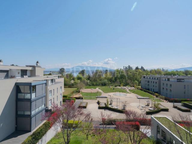 Bel attique de 121 m2 avec terrasse