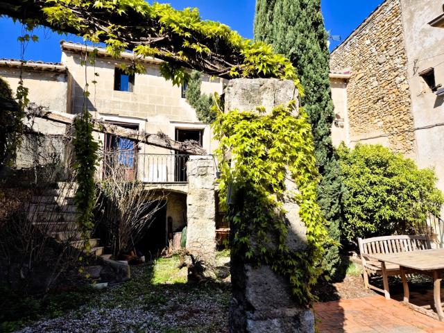 Bel Ensemble Immobilier A Fort Potentiel 190m² Saint André de Sangonis