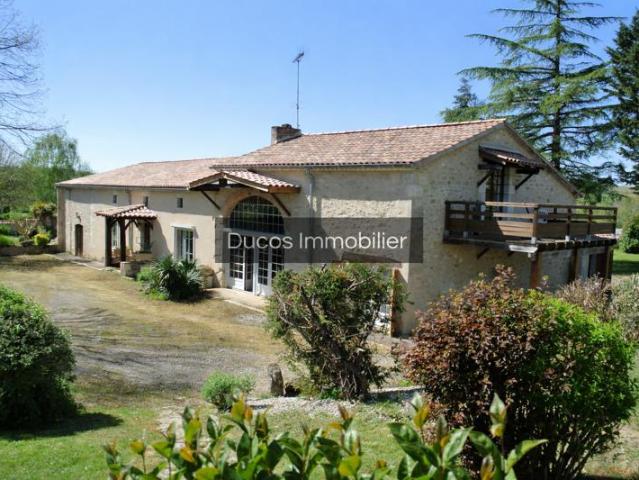 Bel ensemble immobilier avec 3 logements et deux piscines