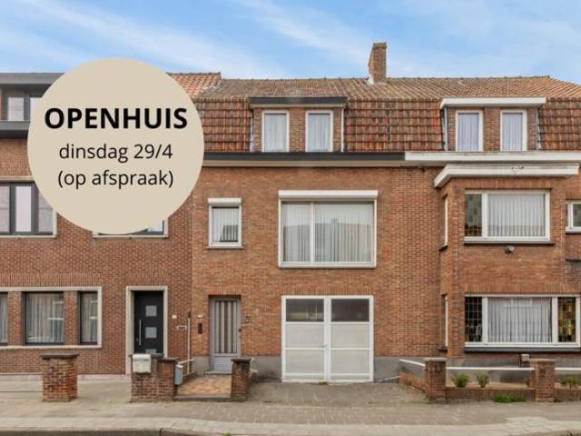 Bel étage met grote garage en potentieel te Sint Michiels