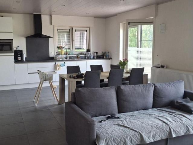 Bel étage te huur in Zelzate voor € 1.090 met 5 slaapkamers