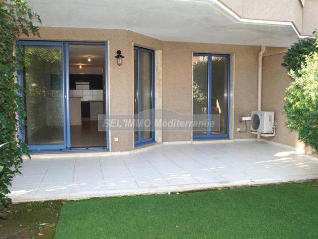 Bel F2 de 44 m2, 50 m2 de Terrasse et Jardin, Garage