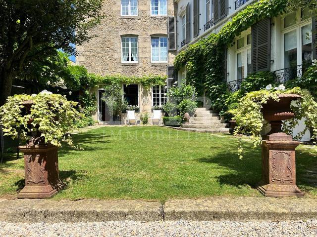 Bel hôtel particulier à vendre, quartier historique d'Alençon