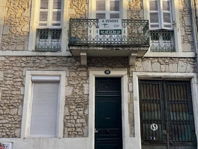 Bel immeuble en pierre 130 m² emplacement stratégique 130m² Périgueux