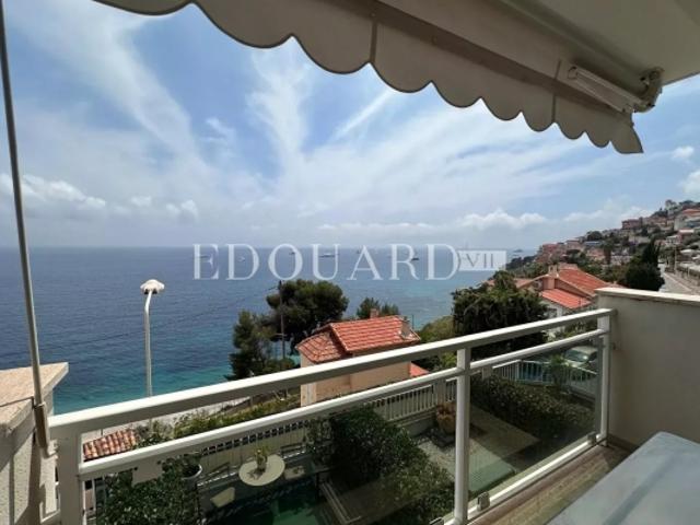 Bel studio à vendre avec terrasse couverte, magnifique vue mer panoramique et cave, exclusivité