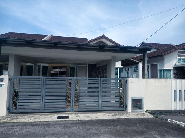 BELAKANG STADIUM KULIM SEMI D SETINGKAT TAMAN RAMBAI Gated Guarded