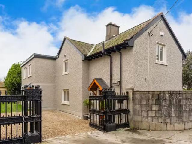 Belclare, Newtownpark Avenue, Blackrock, Co. Dublin, A94X0K7 i.