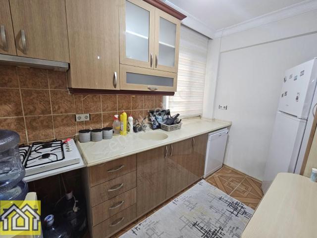Belediye Yakını 3+1 Eşyalı 32 Bin Tl Kiracılı Satılık Arakat