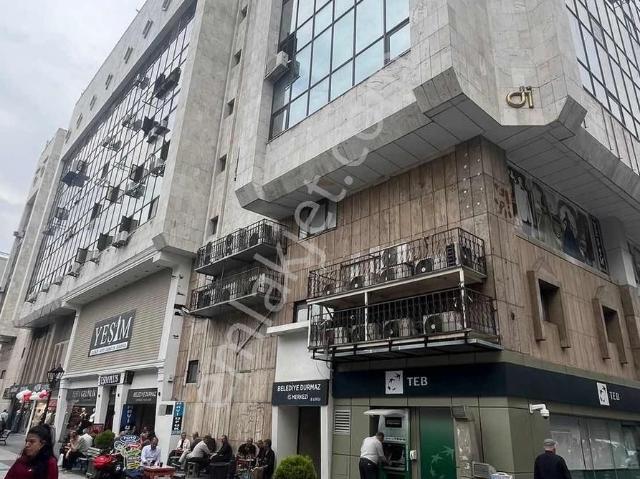 Belediye Durmaz İş Merkezinde 1+1 Satılık Ofis