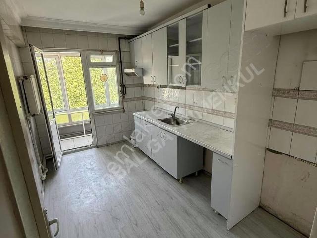 Belediye Gölcük Meydanı İşyeri Ruhsat Alınabilir Temiz 3+1