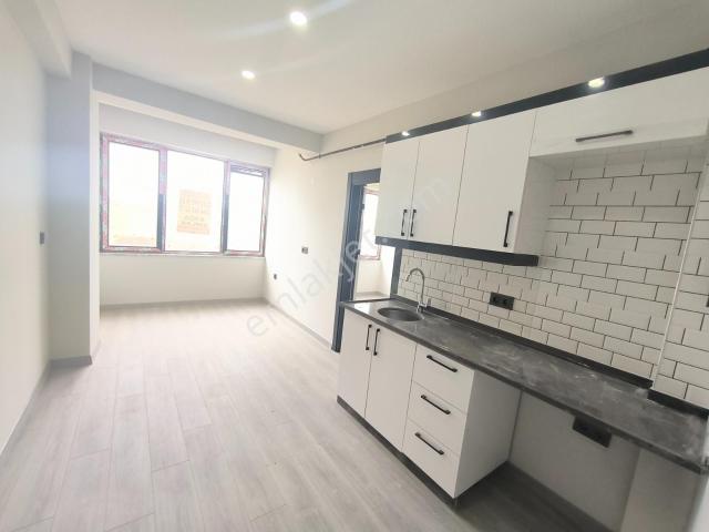 Belediyeye Yakın Ayçadan Kiralık 1+1 Geniş Kiralık Daire