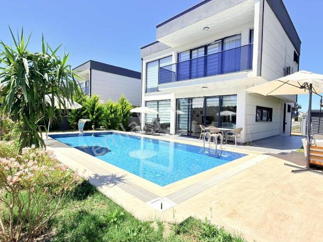 Belek Beach Yakını 4+1 Kiralık Lux Villa