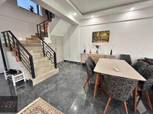 Belek Granada Karşısı Özel Havuzlu Satılık 4+1 İkiz Villa
