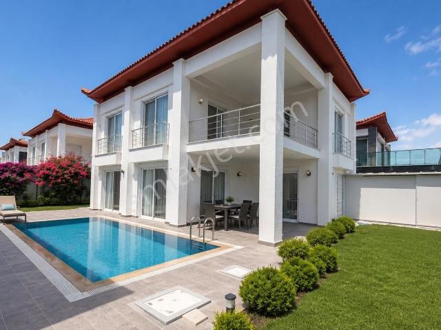 Belek'te Özel Havuzlu 4+1 Kiralık Villa | Geniş Bahçe | Lüks