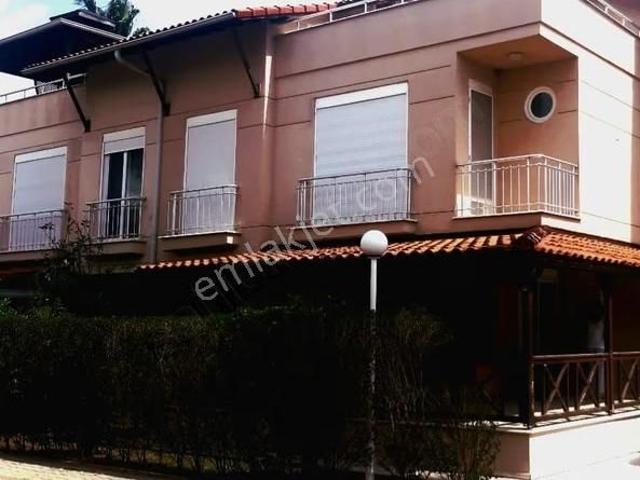 Belek'te Paradise Town'da Dubleks Satılık Villa