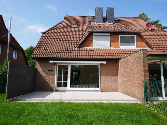Beliebte, ruhige Lage in Henst. Ulzb. Süd Solide DHH + Vollkell. + ausgebaut. Spitzbd. + Garage zu verkaufen