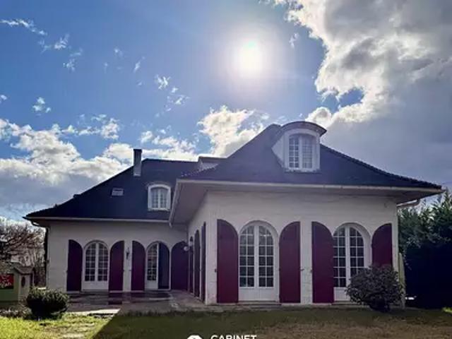 Belin Béliet 33830 Achat / Vente maison 9 pièces t9 au dernier étage piscine
