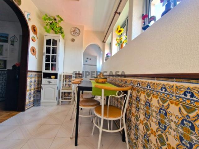Belíssimo Apartamento T2, sito em Setúbal