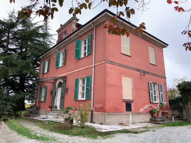 Bella villa d'epoca in posizione dominate 250m² Acqui Terme