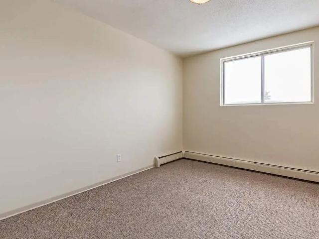 Bella Vista 1 Bedroom Apartment for Rent at 1658 3 Ave Ne, Medicine Hat, AB T1C 1A3 NE Crescent Heights