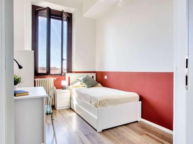 Bella camera da letto in affitto a Milano