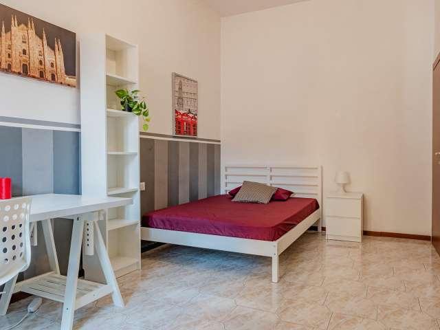 Bella camera in appartamento con 4 camere da letto, Porta de Ticinese, Milano
