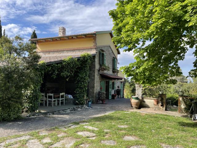 Bella casa di campagna con ulivi 250m² Lajatico