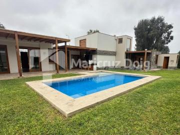 Bella casa en Condominio con amplios espacios