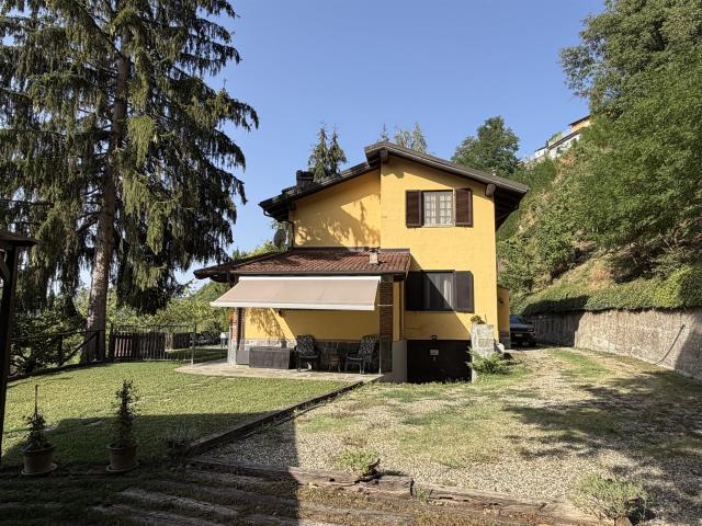 Bella casa indipendente con ottima esposizione e splendida v. 195m² Morbello