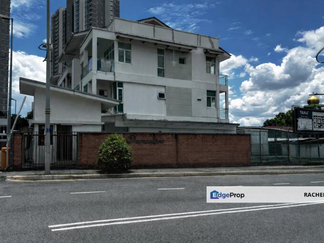 Bella Damansara