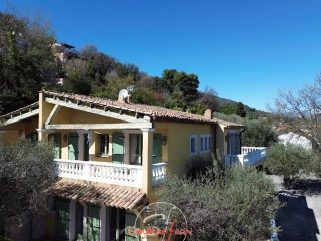 Belle villa 5 pièces d'une surface de 160 m2 avec terrain at