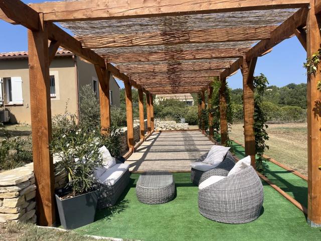 Belle Villa T3 La Verdiere Sur 3400 M² 125m² La Verdière