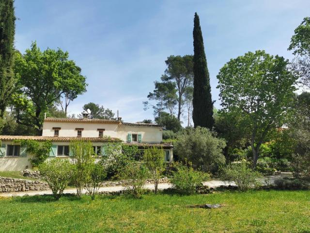 Belle Villa T5 Lorgues Avec Piscine A Vendre 162m² Lorgues