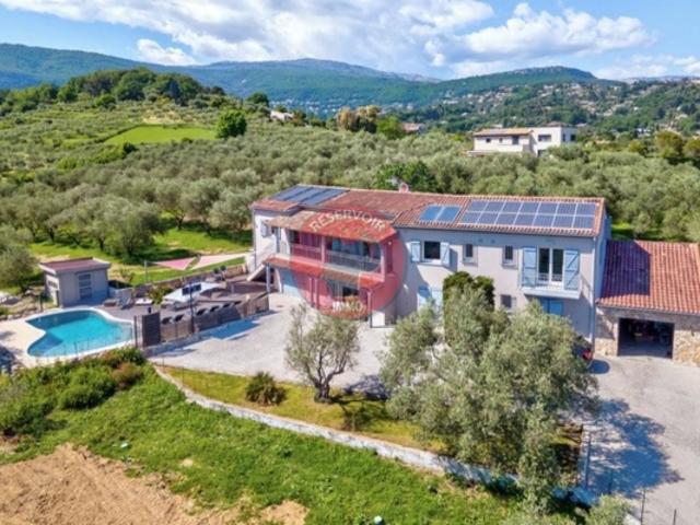 Belle villa à Chateauneuf Grasse et situé au coeur d'une superbe oliveraie à 5 min de VALBONNE
