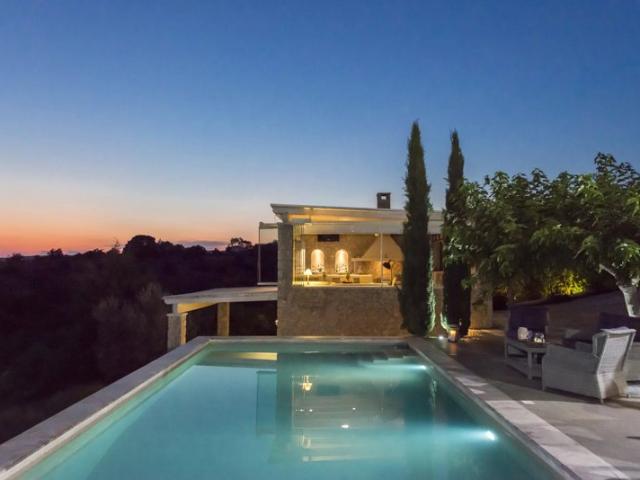 Belle Villa à Kranidi Ververoda Vue Mer