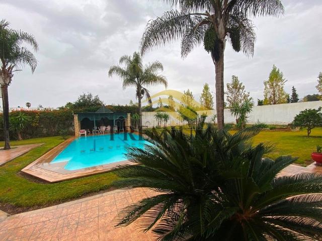 Belle villa a louer avec piscine