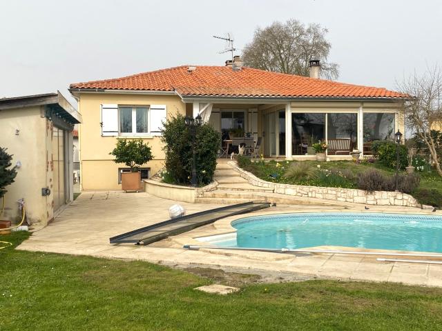 BELLE VILLA AVEC PISCINE