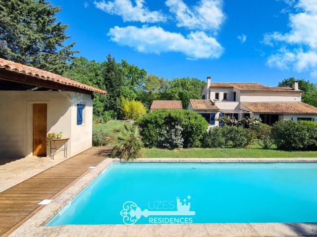 Belle villa avec piscine chauffée et grand terrain arboré de. 166m² Uzès