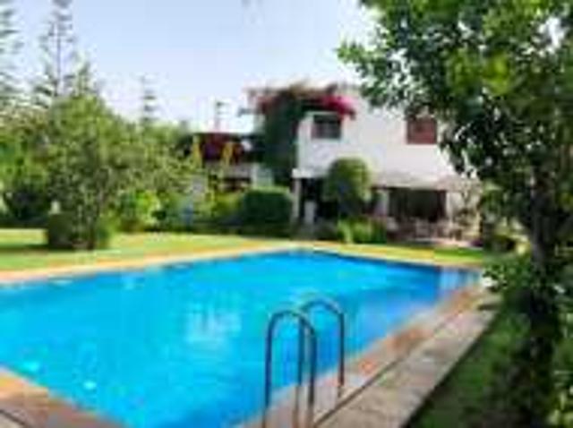 Belle villa avec piscine a rabat