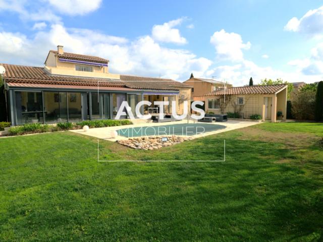Belle villa avec piscine & T2 à Salon de Provence