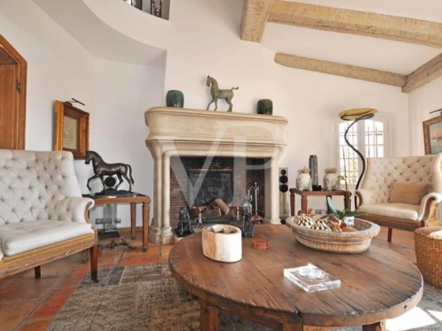 Belle villa avec une vue panoramique