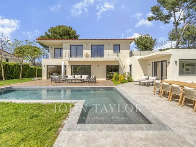 Belle villa avec vue mer