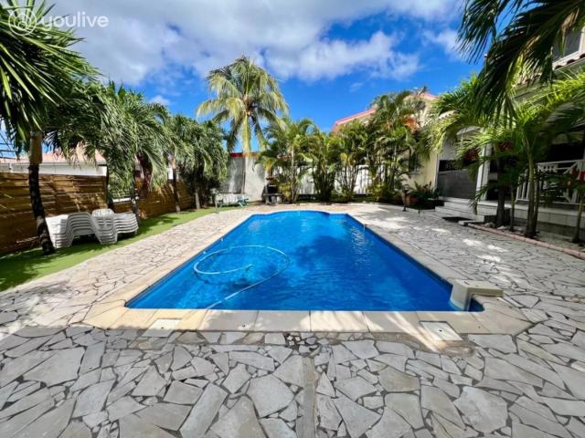 Belle Villa caribéenne de type T7 proche des plages Sainte A